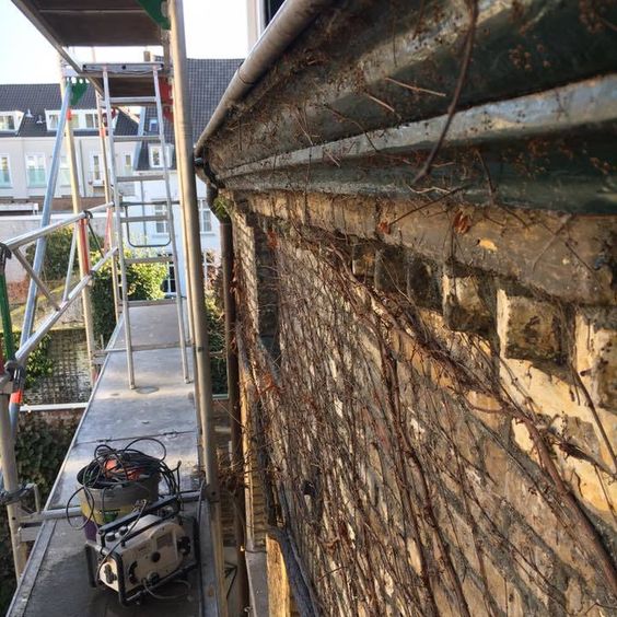 schilderwerk buitenvoor hotel Botticelli