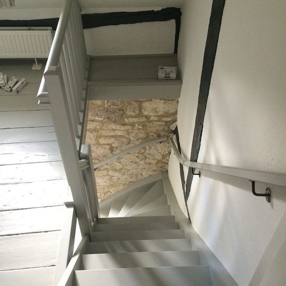 woning schilderwerk trap bovenaf