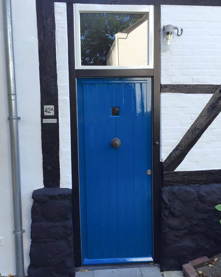 schilderwerk blauwe deur